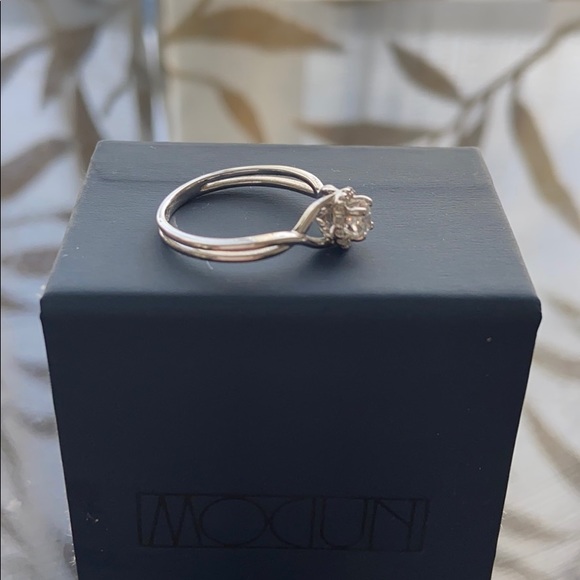 Diamond ring - Picture 2 of 3